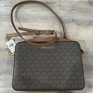 Michael Kors crossbody Purse